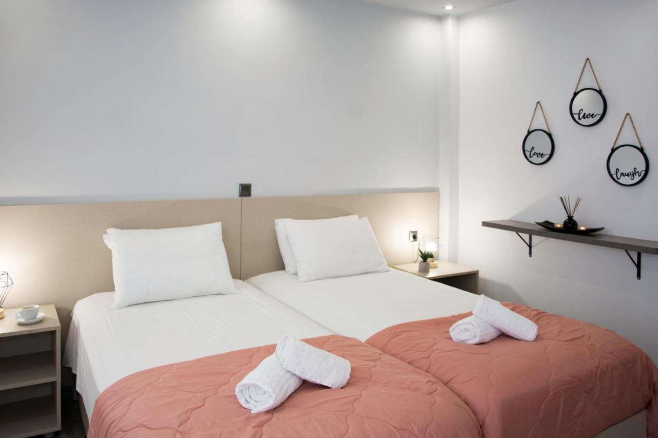 Big Max Guesthouse Kávos المظهر الخارجي الصورة